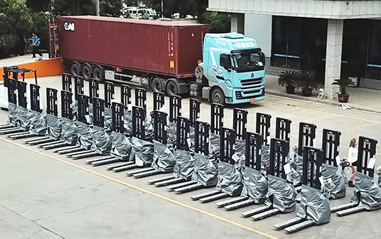 2025年3月6日，金葛完成了向以色列的一位老客戶(hù)交付一批整柜堆高車(chē)，代表著客戶(hù)對(duì)我們金葛產(chǎn)品的認(rèn)可